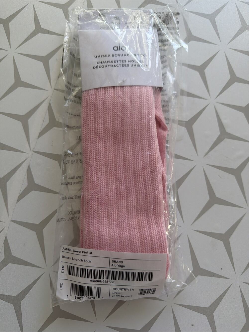 Authentic Alo Yoga Scrunch Socks Sweet Pink Size M Mid Calf Logo Women 8-11.5